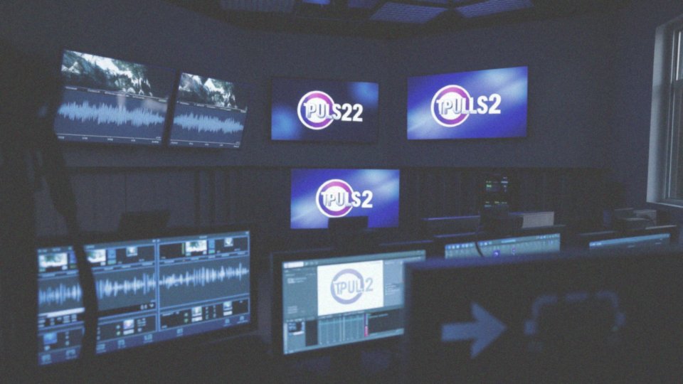 Jakie są główne cechy TV Puls 2 w porównaniu do TV Puls?
